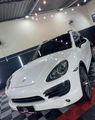 PORSCHE-CAYENNE-2011