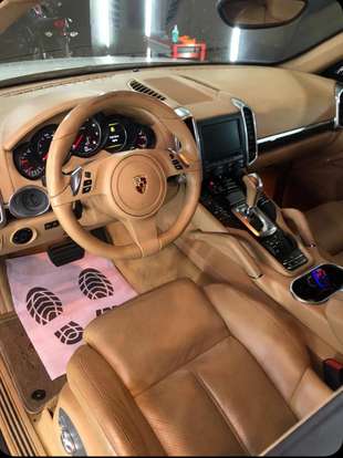 PORSCHE-CAYENNE-2011
