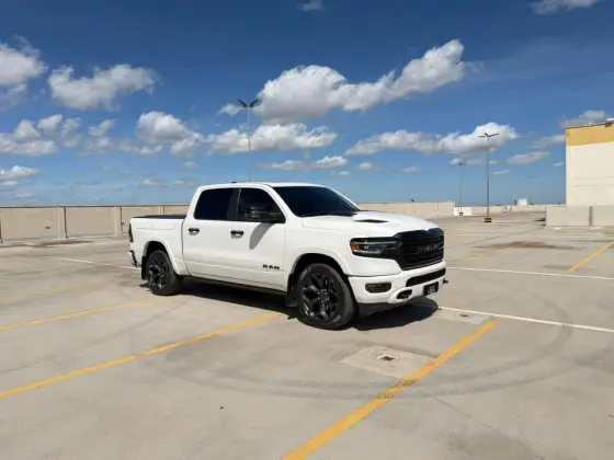 RAM 1500 5.7 V8 GASOLINA LIMITED NIGHT EDITION CD 4X4 AUTOMÁTICO RAM 1500 5.7 V8 GASOLINA LIMITED NIGHT EDITION CD 4X4 AUTOMÁTICO