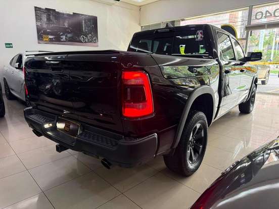 RAM-1500-5.7 V8 GASOLINA REBEL CD 4X4 AUTOMÁTICO RAM-1500-2023