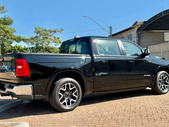 RAM-1500-3.0 HURRICANE 6 BITURBO GASOLINA LARAMIE CD 4X4 AUTOMÁTICO RAM-1500-2024