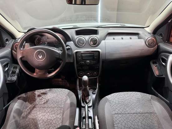 RENAULT-DUSTER-2014