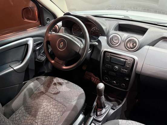 RENAULT-DUSTER-2014