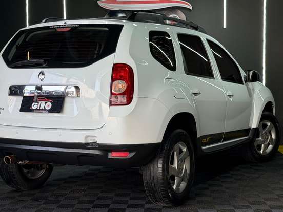RENAULT-DUSTER-2014