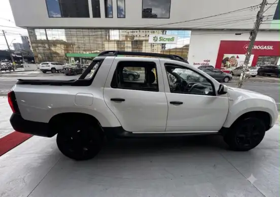 RENAULT-DUSTER OROCH-2019