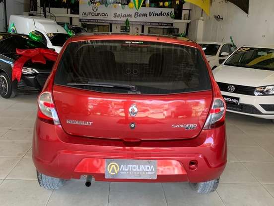 RENAULT-SANDERO-2011