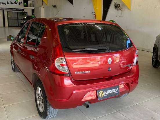 RENAULT-SANDERO-2011