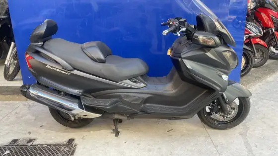 SUZUKI BURGMAN 650 EXECUTIVE SUZUKI BURGMAN 650 EXECUTIVE