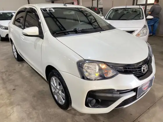 TOYOTA ETIOS 1.5 X PLUS 16V FLEX 4P AUTOMÁTICO TOYOTA ETIOS 1.5 X PLUS 16V FLEX 4P AUTOMÁTICO