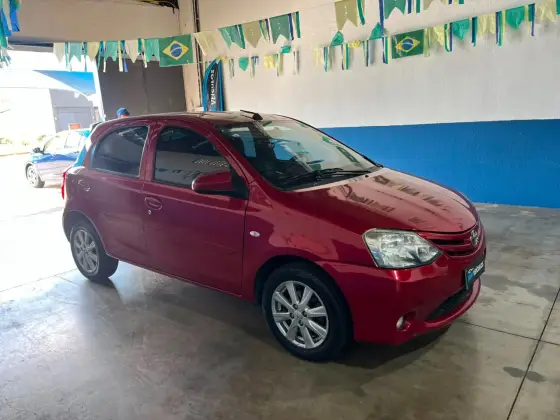 TOYOTA ETIOS 1.5 XS 16V FLEX 4P MANUAL TOYOTA ETIOS 1.5 XS 16V FLEX 4P MANUAL