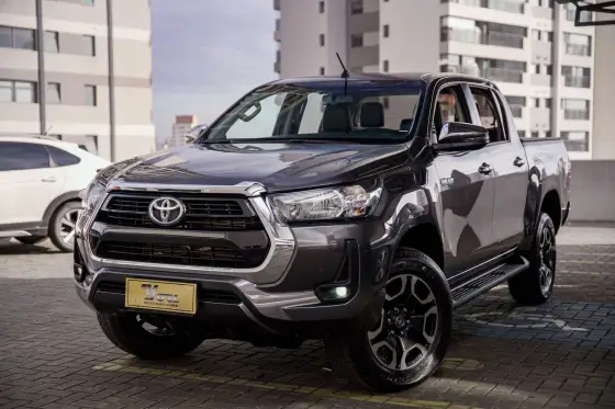 TOYOTA HILUX 2.8 D-4D TURBO DIESEL CD SRV 4X4 AUTOMÁTICO TOYOTA HILUX 2.8 D-4D TURBO DIESEL CD SRV 4X4 AUTOMÁTICO