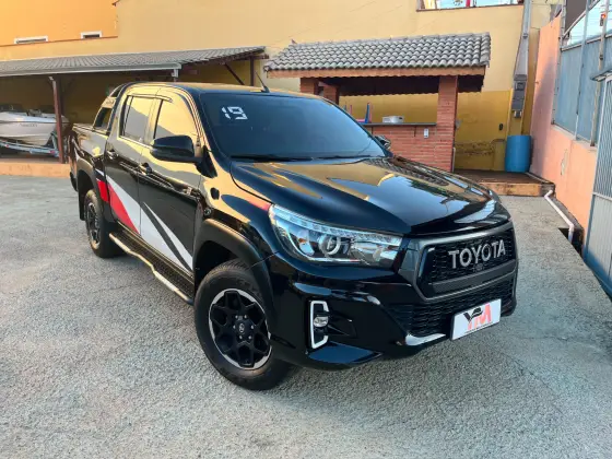 TOYOTA HILUX 2.8 GR SPORT 4X4 CD 16V DIESEL 4P AUTOMÁTICO TOYOTA HILUX 2.8 GR SPORT 4X4 CD 16V DIESEL 4P AUTOMÁTICO