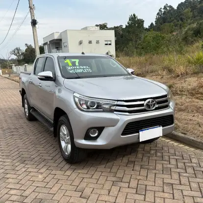 TOYOTA-HILUX-2017