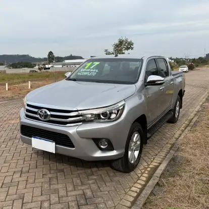 TOYOTA-HILUX-2017