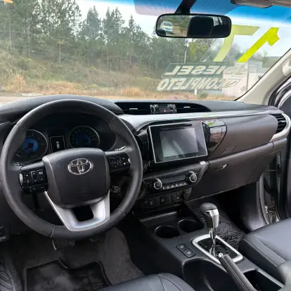 TOYOTA-HILUX-2017