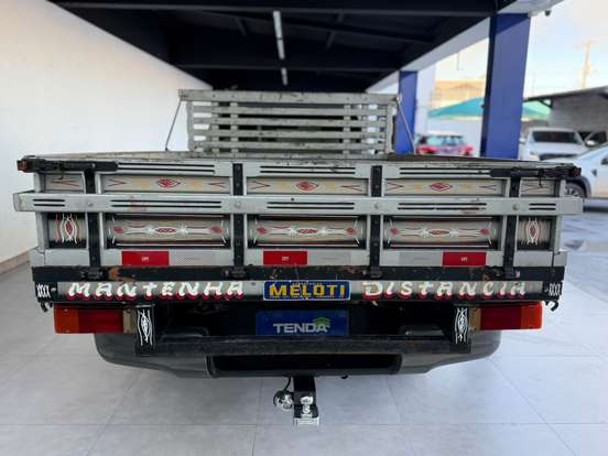 TOYOTA-HILUX-2.8 D-4D TURBO DIESEL CS 4X4 MANUAL TOYOTA-HILUX-2024
