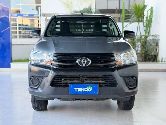 TOYOTA-HILUX-2.8 D-4D TURBO DIESEL CS 4X4 MANUAL TOYOTA-HILUX-2024