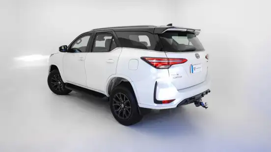 TOYOTA-HILUX SW4-2023
