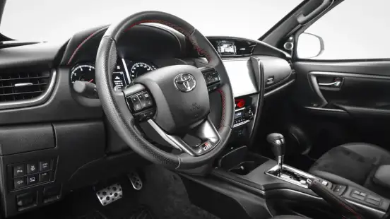 TOYOTA-HILUX SW4-2023