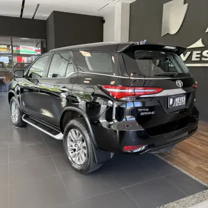 TOYOTA-HILUX SW4-2022
