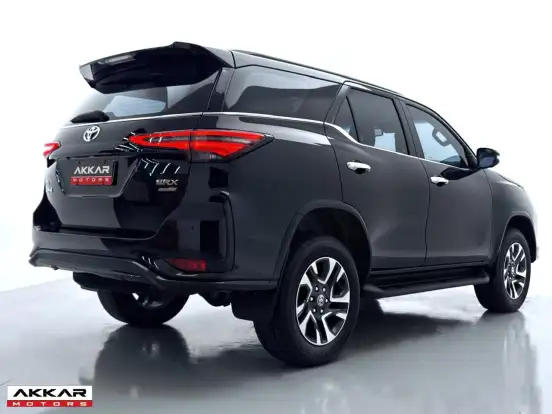 TOYOTA-HILUX SW4-2024