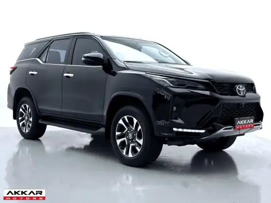 TOYOTA-HILUX SW4-2024