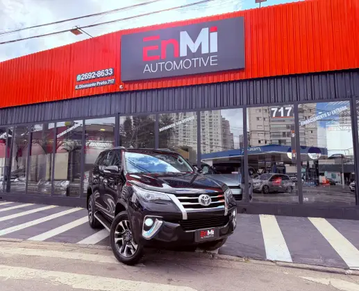 TOYOTA HILUX SW4 2.8 SRX 4X4 16V TURBO INTERCOOLER DIESEL 4P AUTOMÁTICO TOYOTA HILUX SW4 2.8 SRX 4X4 16V TURBO INTERCOOLER DIESEL 4P AUTOMÁTICO