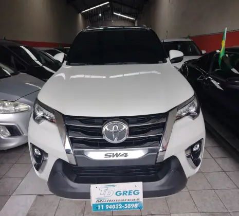 TOYOTA HILUX SW4 2.8 SRX 4X4 7 LUGARES 16V TURBO INTERCOOLER DIESEL 4P AUTOMÁTICO TOYOTA HILUX SW4 2.8 SRX 4X4 7 LUGARES 16V TURBO INTERCOOLER DIESEL 4P AUTOMÁTICO
