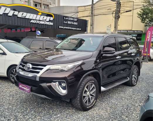 TOYOTA-HILUX SW4-2020