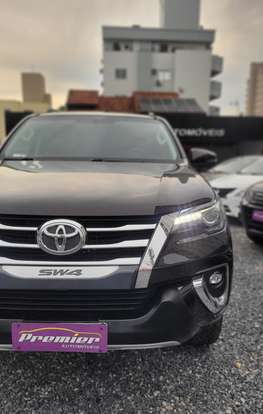 TOYOTA-HILUX SW4-2020