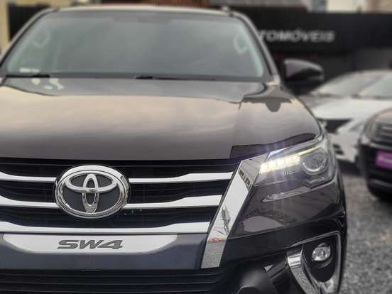 TOYOTA-HILUX SW4-2.8 SRX 4X4 16V TURBO INTERCOOLER DIESEL 4P AUTOMÁTICO TOYOTA-HILUX SW4-2020