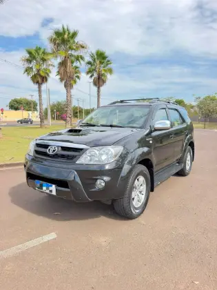 TOYOTA HILUX SW4 3.0 SRV 4X4 16V TURBO INTERCOOLER DIESEL 4P AUTOMÁTICO TOYOTA HILUX SW4 3.0 SRV 4X4 16V TURBO INTERCOOLER DIESEL 4P AUTOMÁTICO