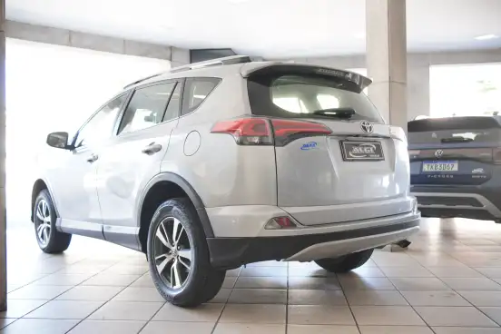 TOYOTA-RAV4-2018