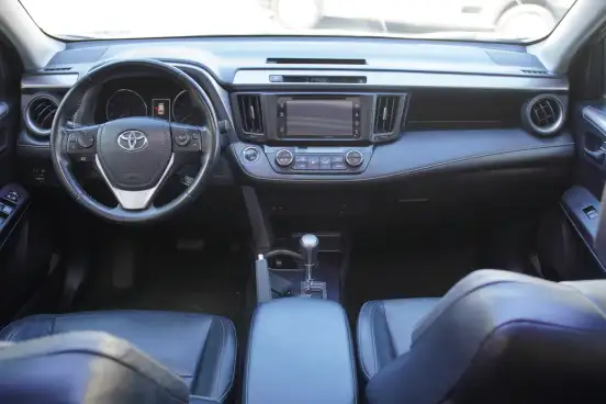 TOYOTA-RAV4-2018