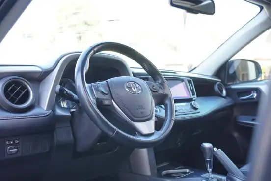 TOYOTA-RAV4-2018