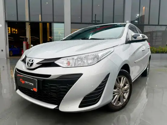 TOYOTA-YARIS-2021