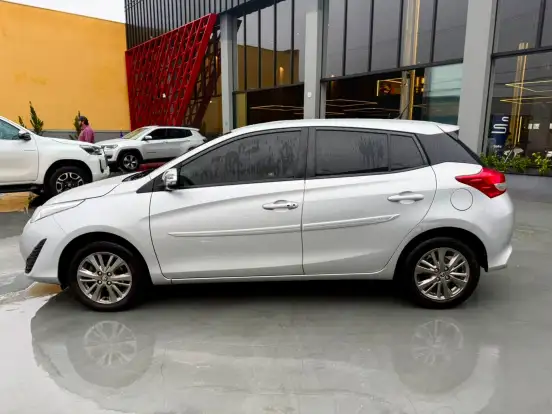 TOYOTA-YARIS-2021