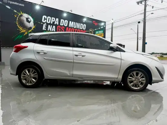 TOYOTA-YARIS-2021