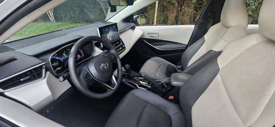 TOYOTA-COROLLA-2023