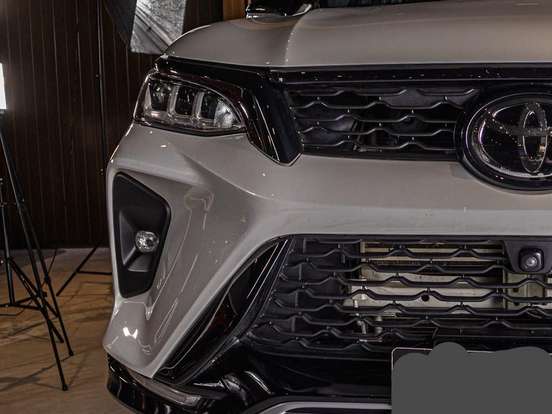 TOYOTA-HILUX SW4-2.8 D-4D TURBO DIESEL DIAMOND 7L 4X4 AUTOMÁTICO TOYOTA-HILUX SW4-2023