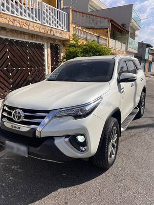 TOYOTA HILUX SW4 4.0 SRX 4X4 7 LUGARES V6 24V GASOLINA 4P AUTOMÁTICO
