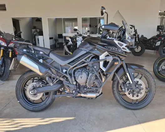 TRIUMPH TIGER 800 XRX 
