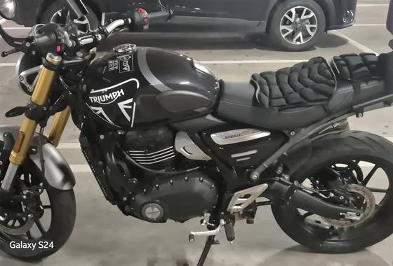 TRIUMPH SPEED 400 