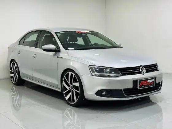 VOLKSWAGEN JETTA 2.0 TSI HIGHLINE 211CV GASOLINA 4P TIPTRONIC VOLKSWAGEN JETTA 2.0 TSI HIGHLINE 211CV GASOLINA 4P TIPTRONIC