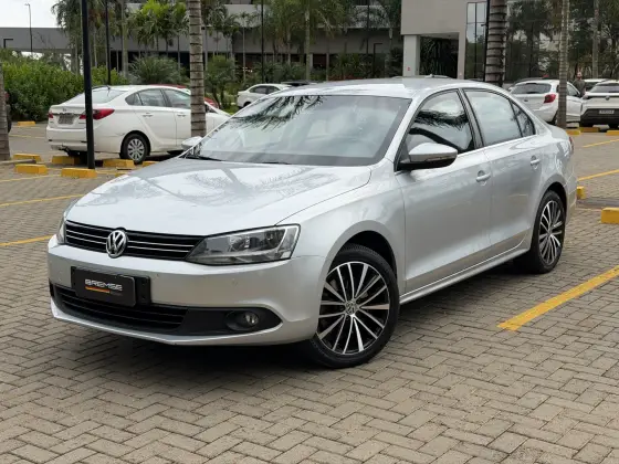 VOLKSWAGEN JETTA 2.0 TSI HIGHLINE 211CV GASOLINA 4P TIPTRONIC VOLKSWAGEN JETTA 2.0 TSI HIGHLINE 211CV GASOLINA 4P TIPTRONIC