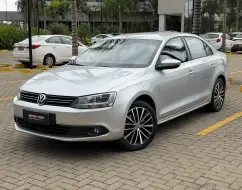 VOLKSWAGEN JETTA 2.0 TSI HIGHLINE 211CV GASOLINA 4P TIPTRONIC VOLKSWAGEN JETTA 2.0 TSI HIGHLINE 211CV GASOLINA 4P TIPTRONIC