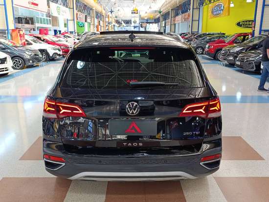 VOLKSWAGEN-TAOS-2022