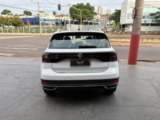 VOLKSWAGEN-T-CROSS-2021