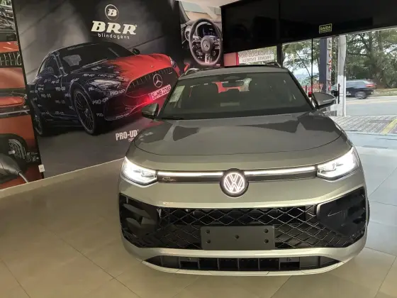 VOLKSWAGEN TIGUAN 2.0 350 TSI GASOLINA R-LINE 4MOTION AUTOMÁTICO VOLKSWAGEN TIGUAN 2.0 350 TSI GASOLINA R-LINE 4MOTION AUTOMÁTICO