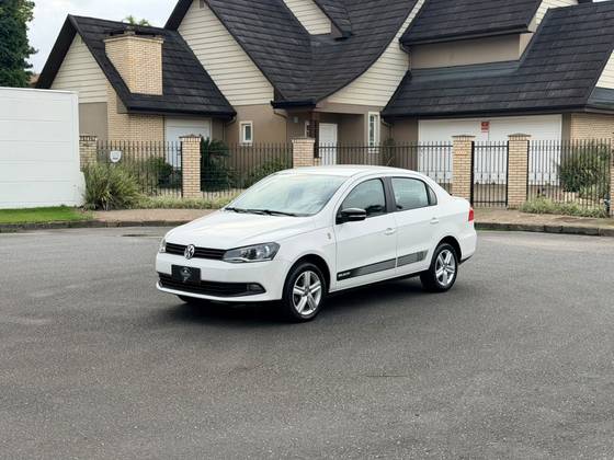 VOLKSWAGEN VOYAGE 1.0 MI SELEÇÃO 8V FLEX 4P MANUAL